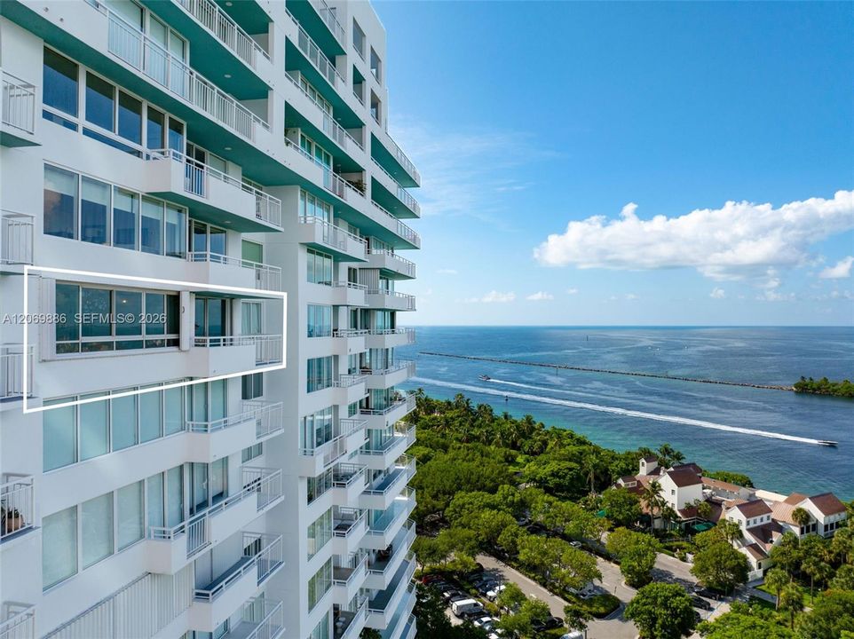 For Sale: $1,250,000 (2 beds, 2 baths, 1042 Square Feet)