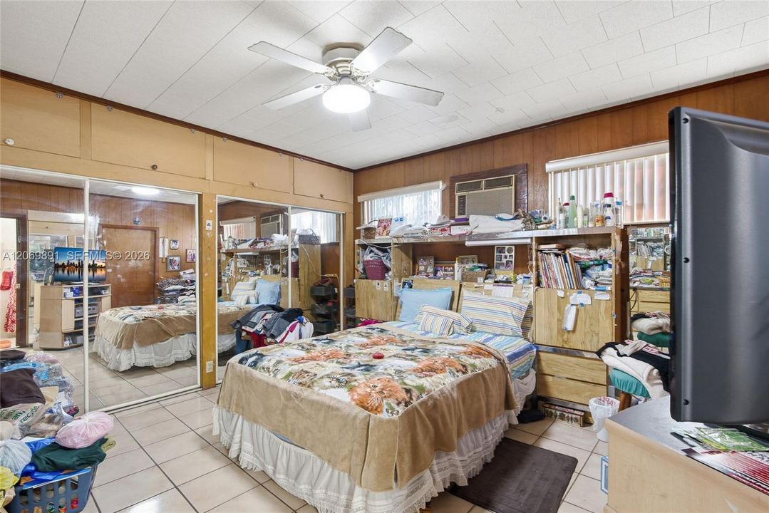 For Sale: $450,000 (3 beds, 2 baths, 1642 Square Feet)