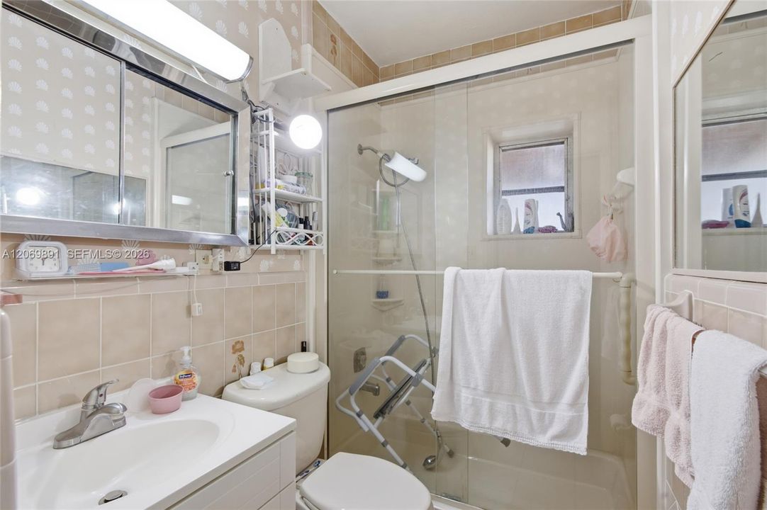 For Sale: $450,000 (3 beds, 2 baths, 1642 Square Feet)