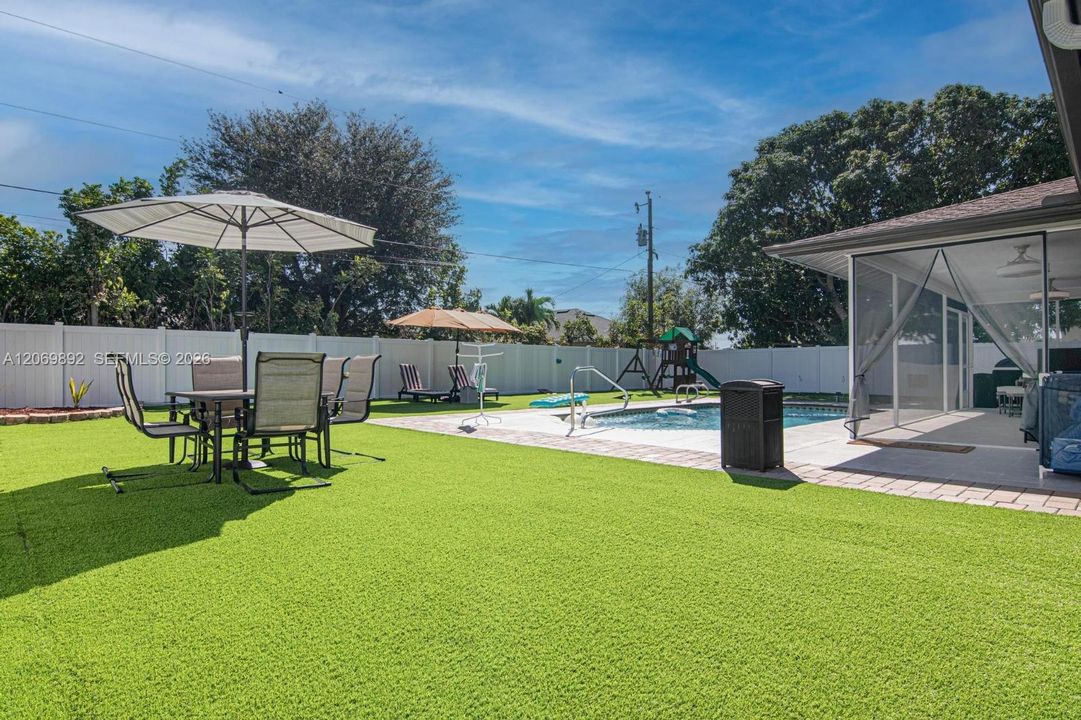 En Venta: $399,900 (3 camas, 2 baños, 1357 Pies cuadrados)