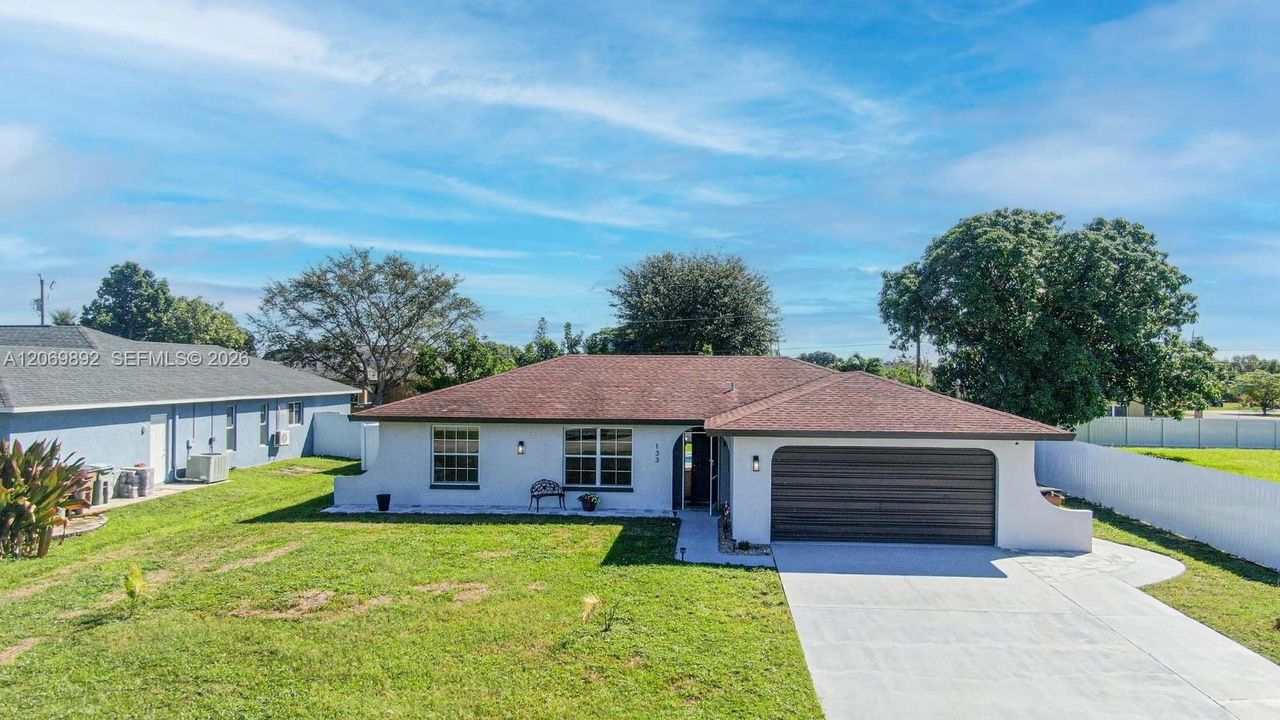 En Venta: $399,900 (3 camas, 2 baños, 1357 Pies cuadrados)