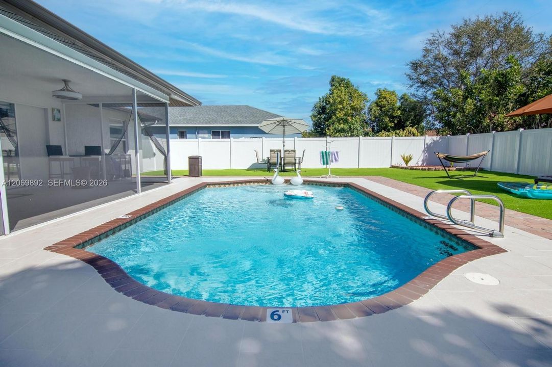 En Venta: $399,900 (3 camas, 2 baños, 1357 Pies cuadrados)