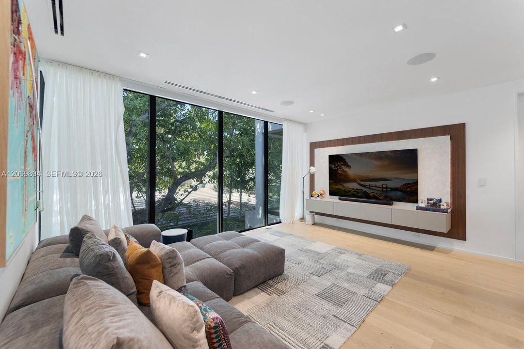 For Sale: $9,700,000 (6 beds, 7 baths, 4590 Square Feet)