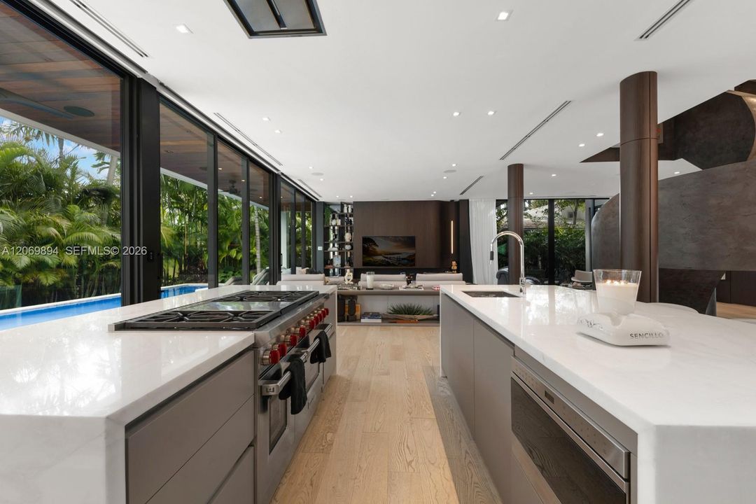 For Sale: $9,700,000 (6 beds, 7 baths, 4590 Square Feet)