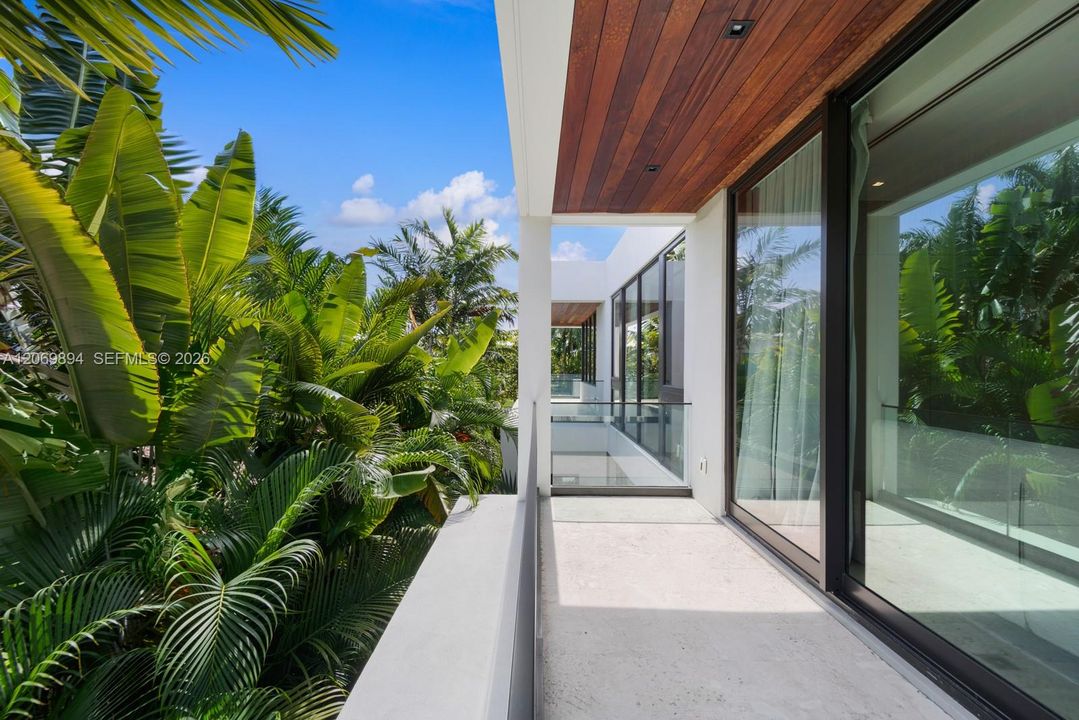For Sale: $9,700,000 (6 beds, 7 baths, 4590 Square Feet)