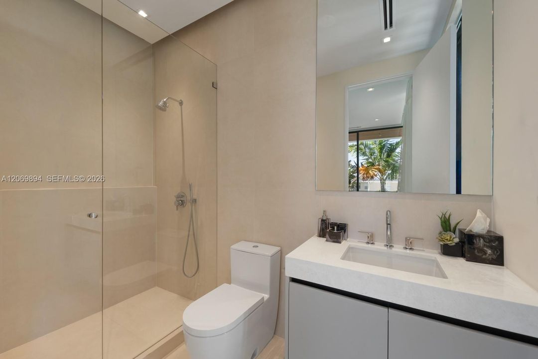 For Sale: $9,700,000 (6 beds, 7 baths, 4590 Square Feet)