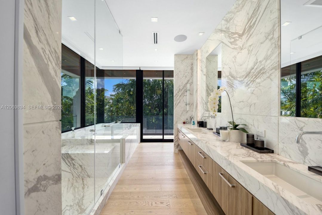 For Sale: $9,700,000 (6 beds, 7 baths, 4590 Square Feet)