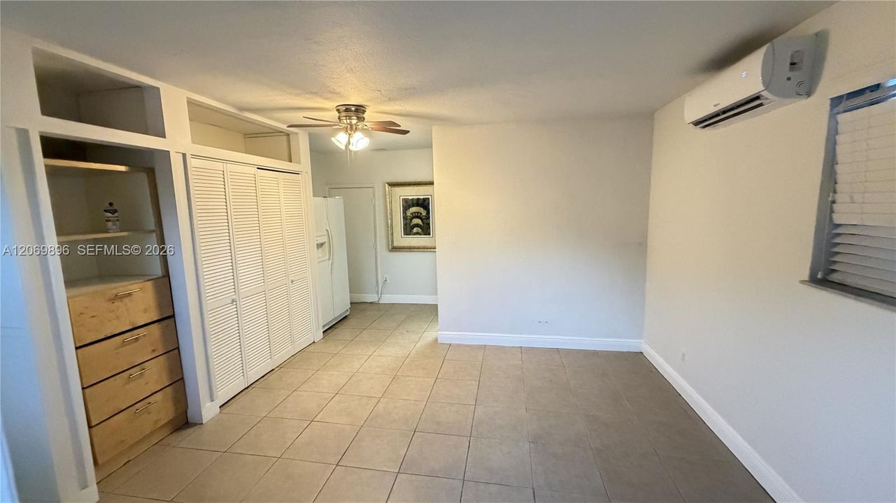 For Rent: $1,600 (1 beds, 1 baths, 1686 Square Feet)
