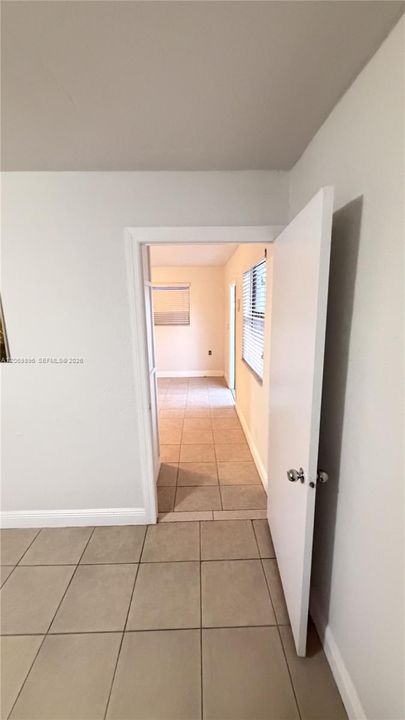 For Rent: $1,600 (1 beds, 1 baths, 1686 Square Feet)