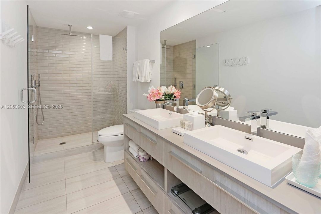 For Rent: $6,500 (3 beds, 2 baths, 1129 Square Feet)
