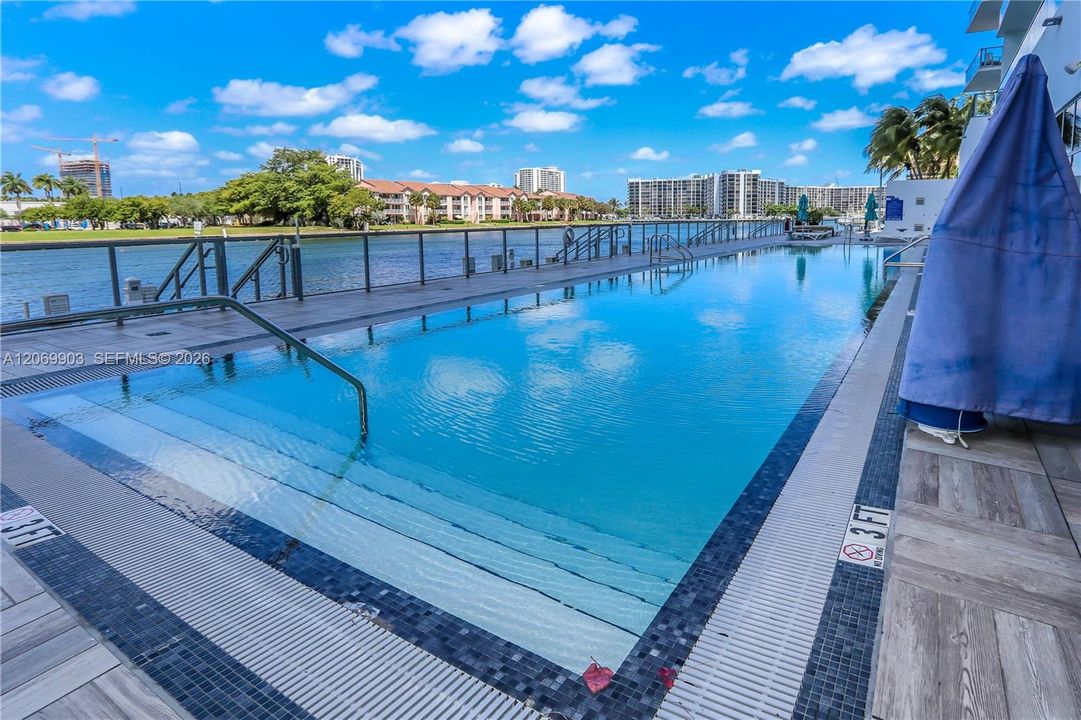 For Rent: $6,500 (3 beds, 2 baths, 1129 Square Feet)
