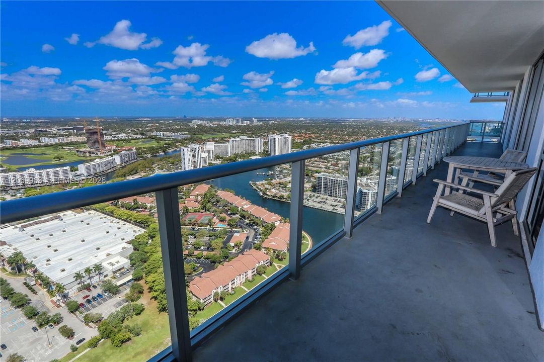 For Rent: $6,500 (3 beds, 2 baths, 1129 Square Feet)