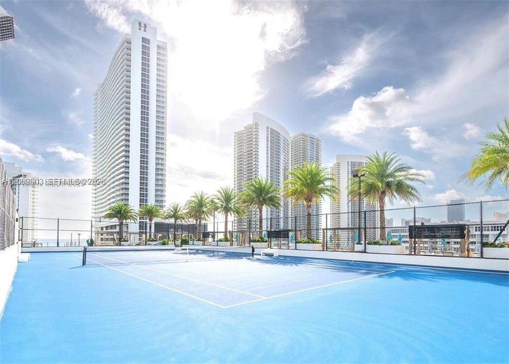 For Rent: $6,500 (3 beds, 2 baths, 1129 Square Feet)