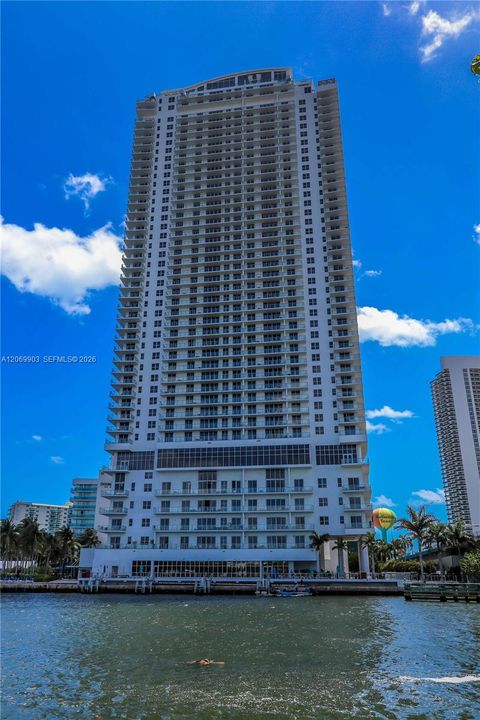 For Rent: $6,500 (3 beds, 2 baths, 1129 Square Feet)