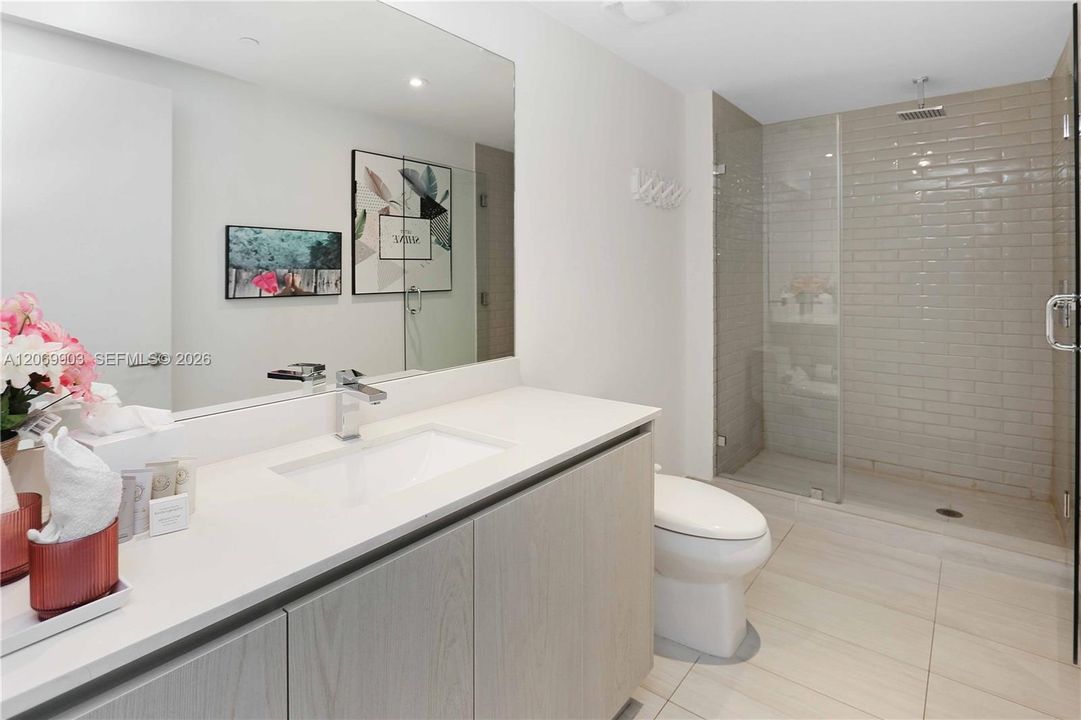 For Rent: $6,500 (3 beds, 2 baths, 1129 Square Feet)