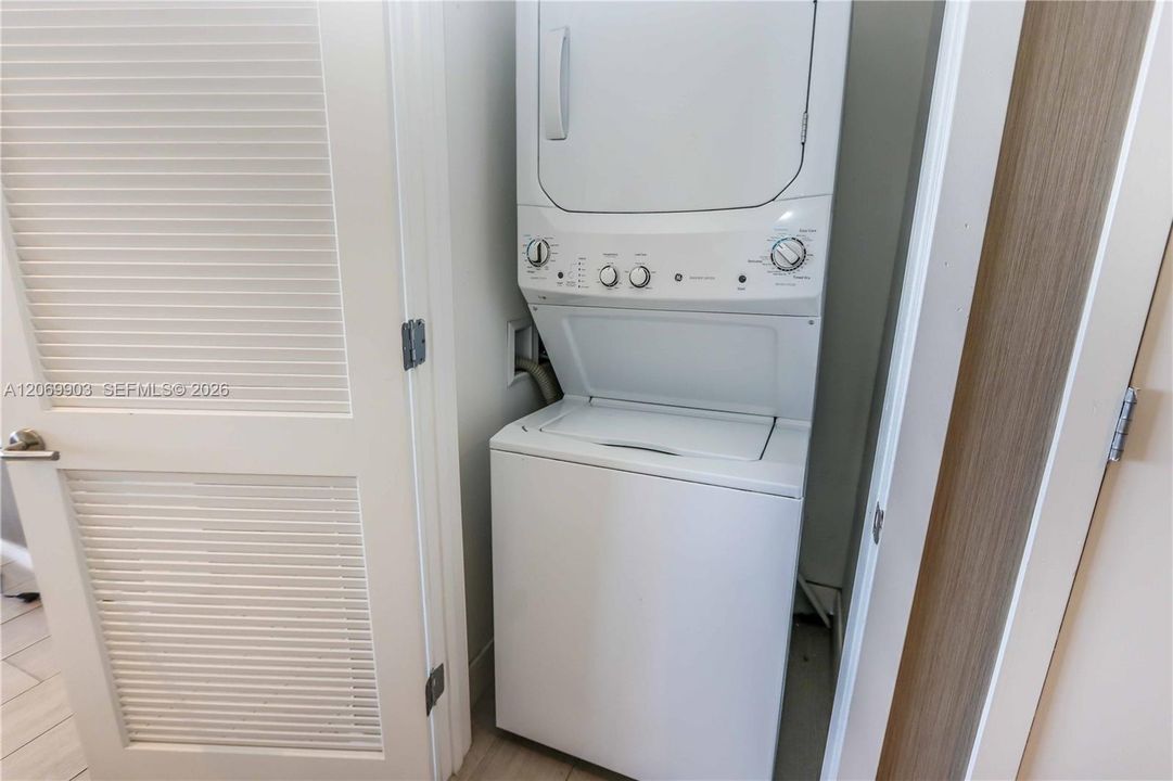 For Rent: $6,500 (3 beds, 2 baths, 1129 Square Feet)