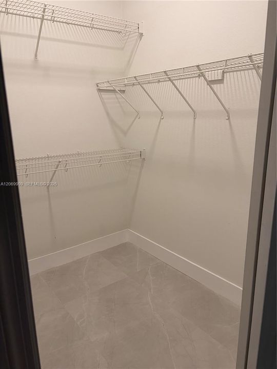 En Venta: $435,000 (3 camas, 3 baños, 2226 Pies cuadrados)