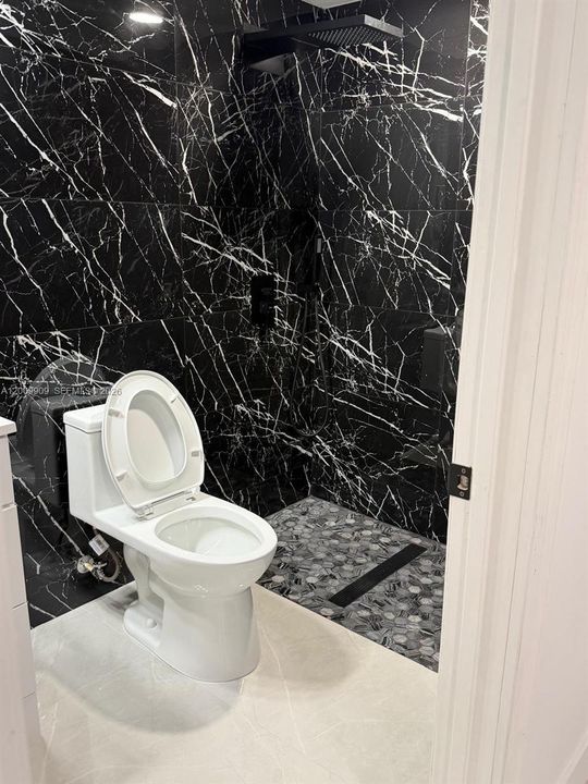 En Venta: $435,000 (3 camas, 3 baños, 2226 Pies cuadrados)
