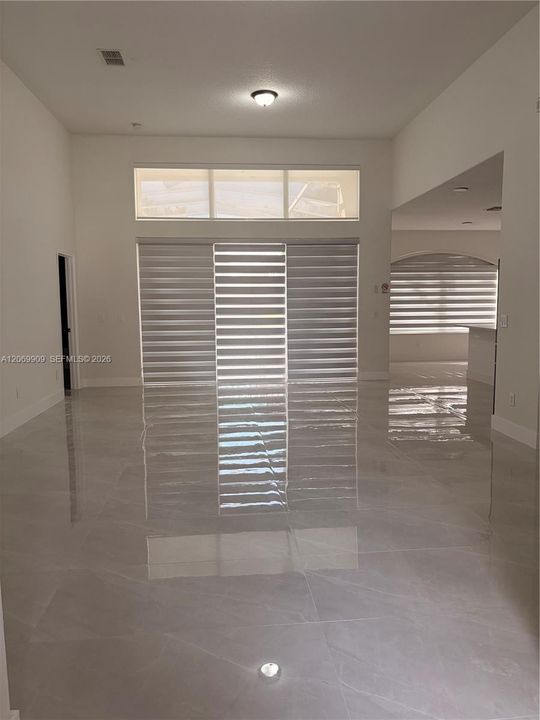 En Venta: $435,000 (3 camas, 3 baños, 2226 Pies cuadrados)