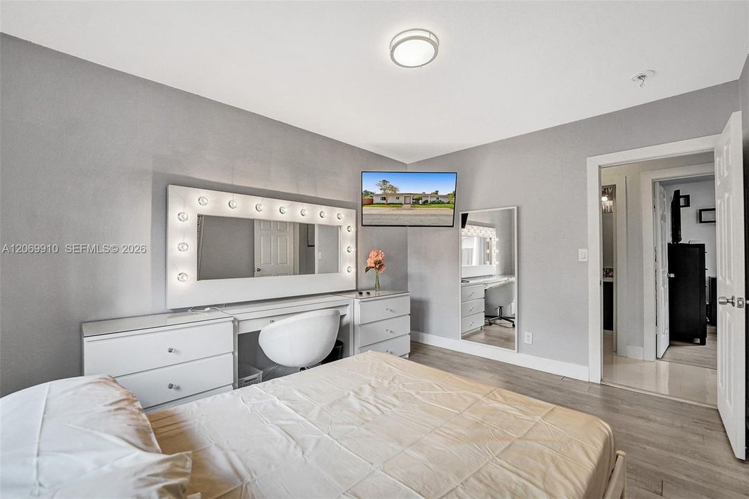 For Rent: $4,500 (4 beds, 3 baths, 1903 Square Feet)