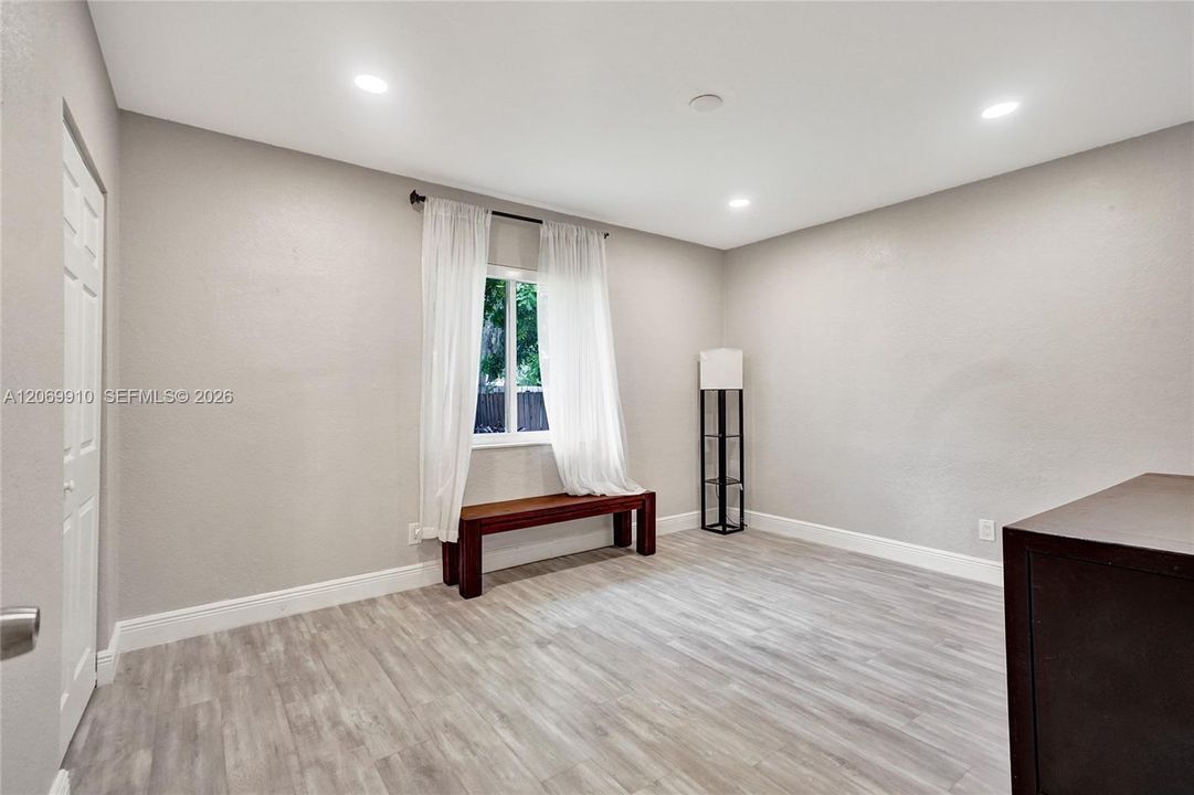 For Rent: $4,500 (4 beds, 3 baths, 1903 Square Feet)