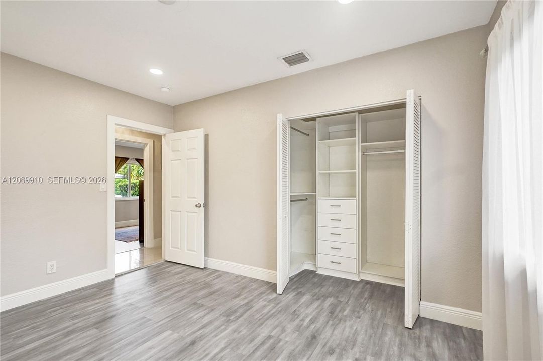For Rent: $4,500 (4 beds, 3 baths, 1903 Square Feet)