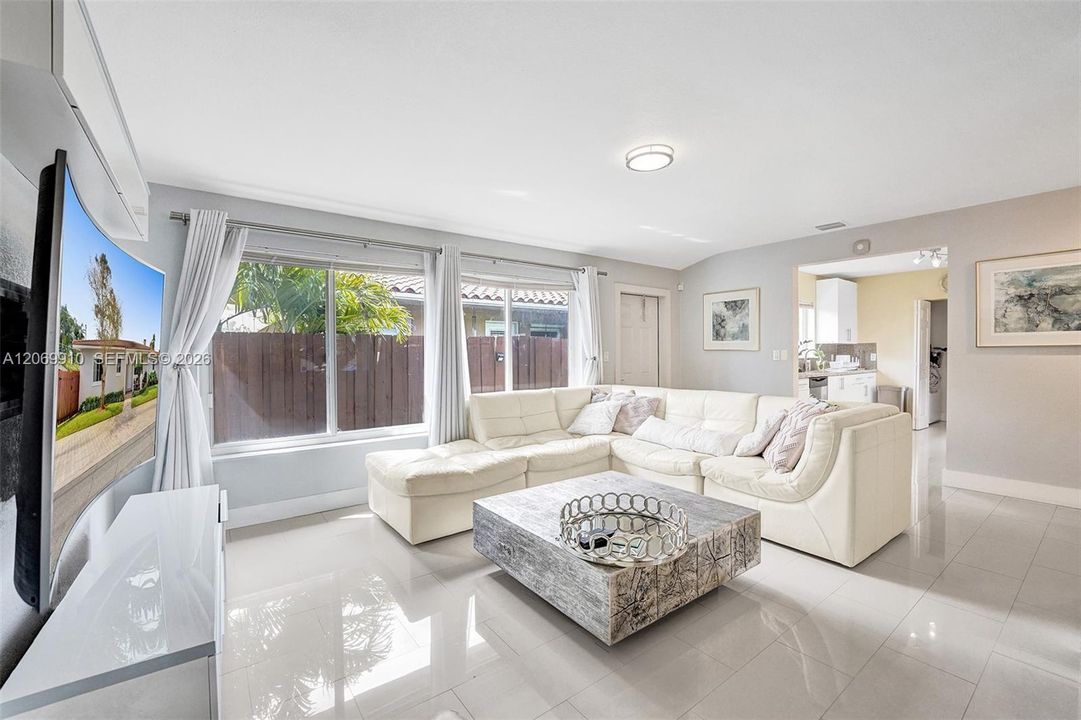 For Rent: $4,500 (4 beds, 3 baths, 1903 Square Feet)