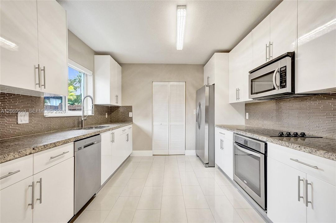 For Rent: $4,500 (4 beds, 3 baths, 1903 Square Feet)
