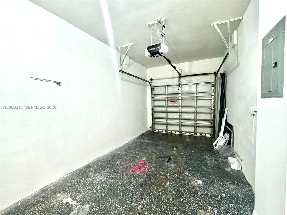 For Rent: $3,200 (3 beds, 2 baths, 1466 Square Feet)