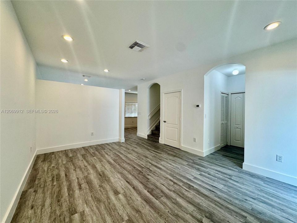For Rent: $3,200 (3 beds, 2 baths, 1466 Square Feet)
