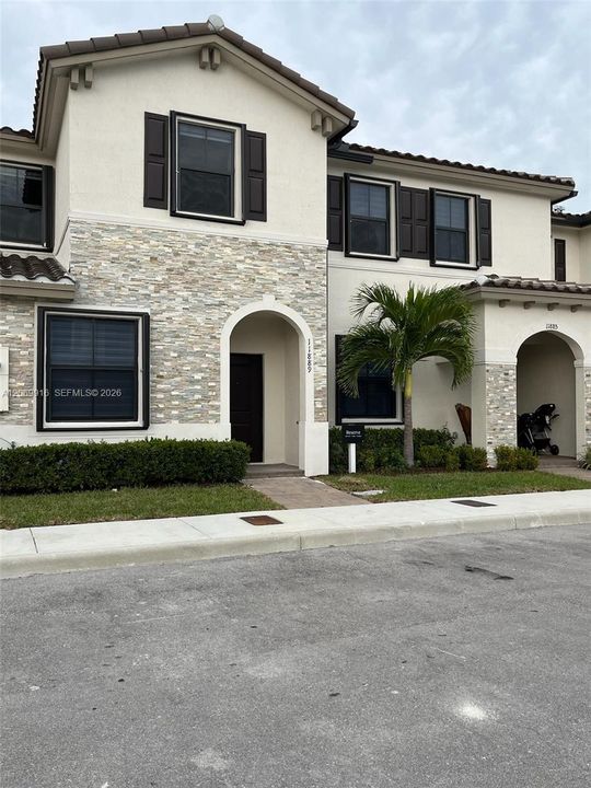 For Rent: $2,600 (3 beds, 2 baths, 1545 Square Feet)