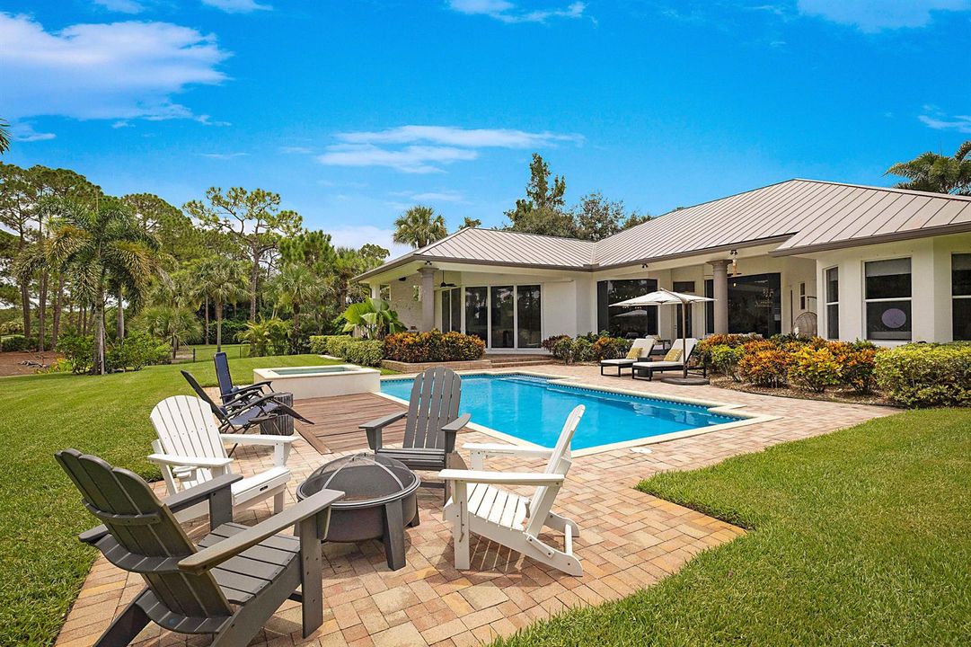 Firepit off Pool