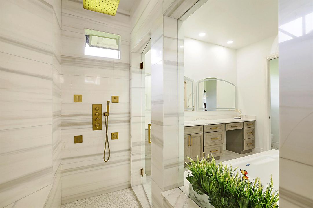 Owner's Bath