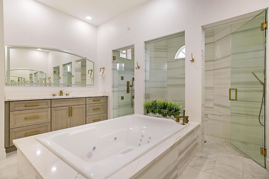 Owner's Bath