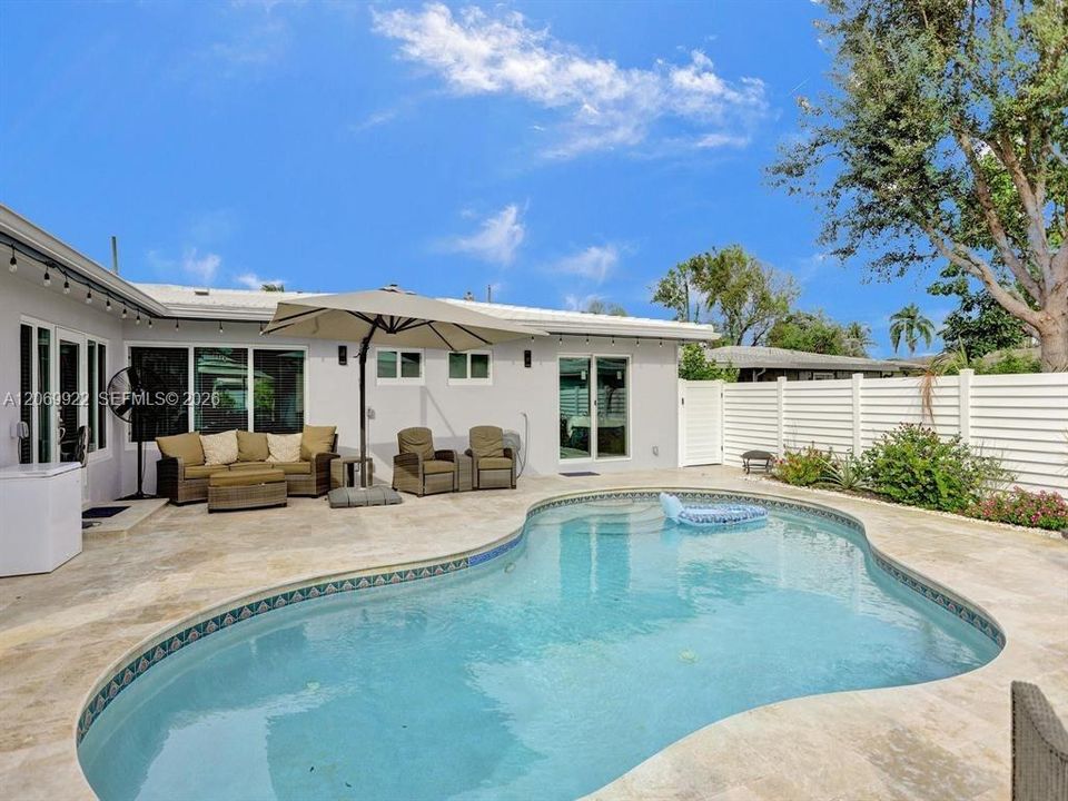 For Sale: $918,000 (3 beds, 2 baths, 1400 Square Feet)