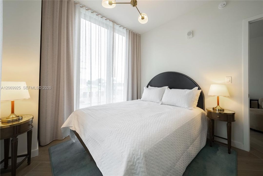 For Rent: $6,000 (2 beds, 2 baths, 840 Square Feet)
