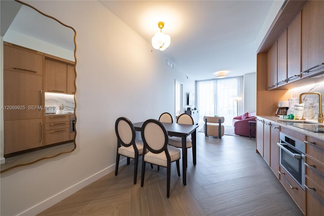 For Rent: $6,000 (2 beds, 2 baths, 840 Square Feet)