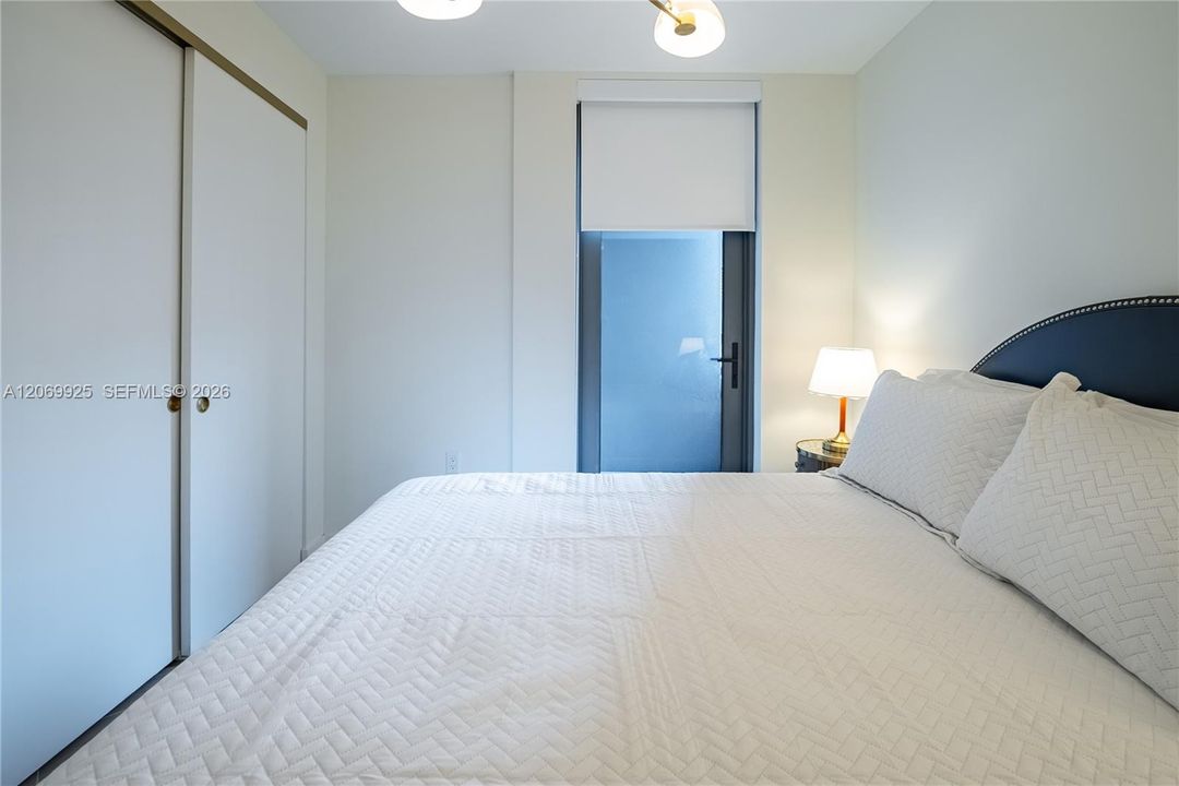 For Rent: $6,000 (2 beds, 2 baths, 840 Square Feet)