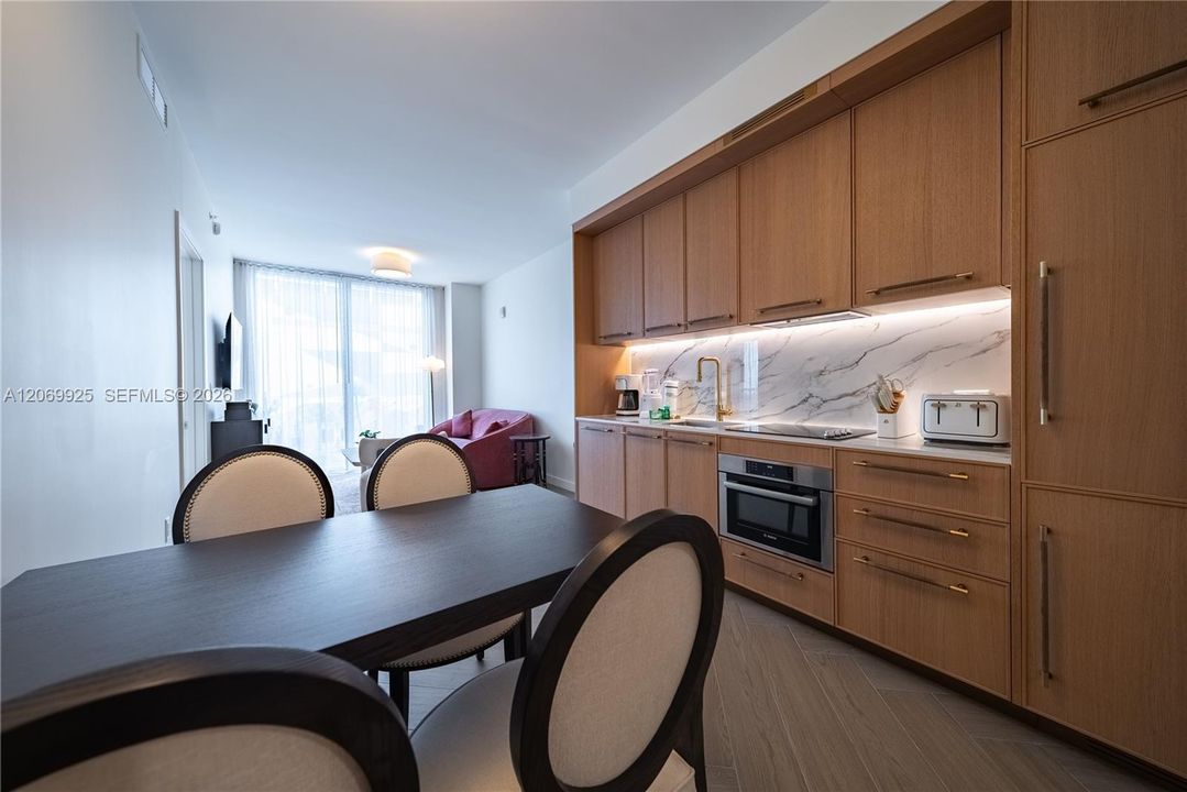 For Rent: $6,000 (2 beds, 2 baths, 840 Square Feet)