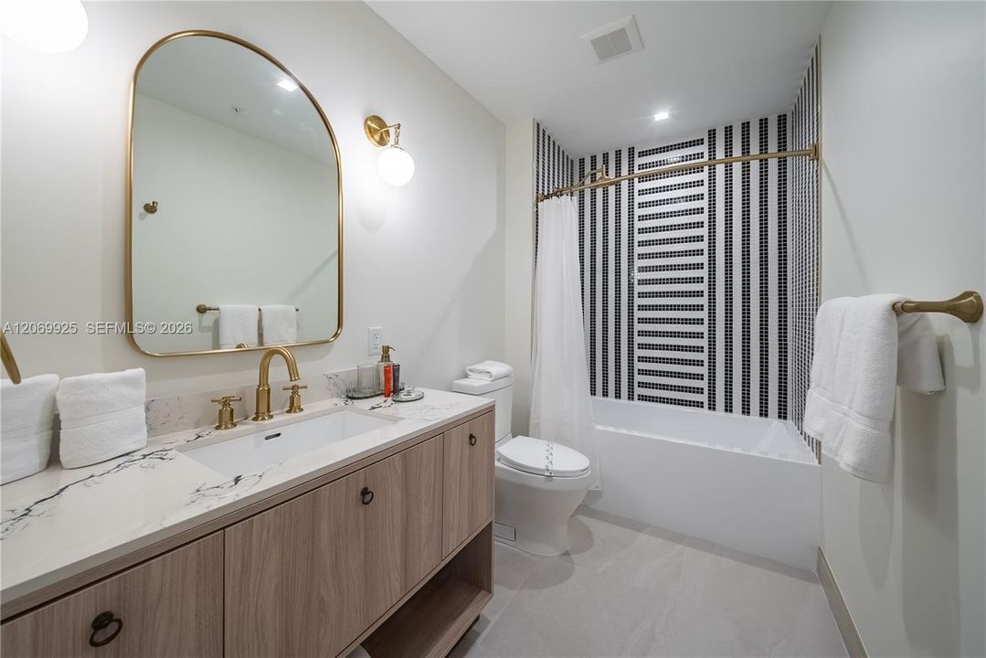 For Rent: $6,000 (2 beds, 2 baths, 840 Square Feet)