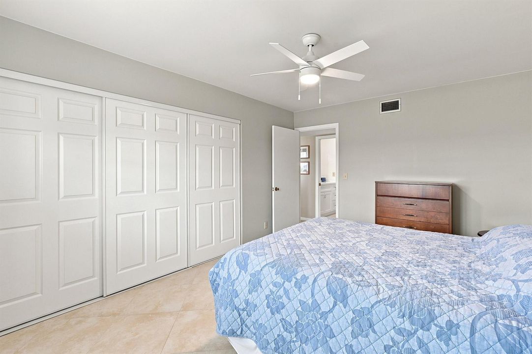 20_bedroom