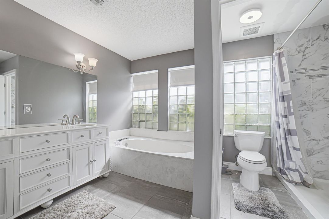Bedroom1-Bathroom