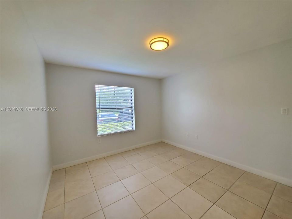 For Sale: $319,900 (2 beds, 2 baths, 1053 Square Feet)