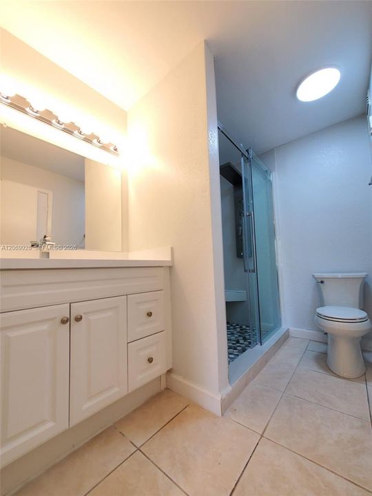 For Sale: $319,900 (2 beds, 2 baths, 1053 Square Feet)