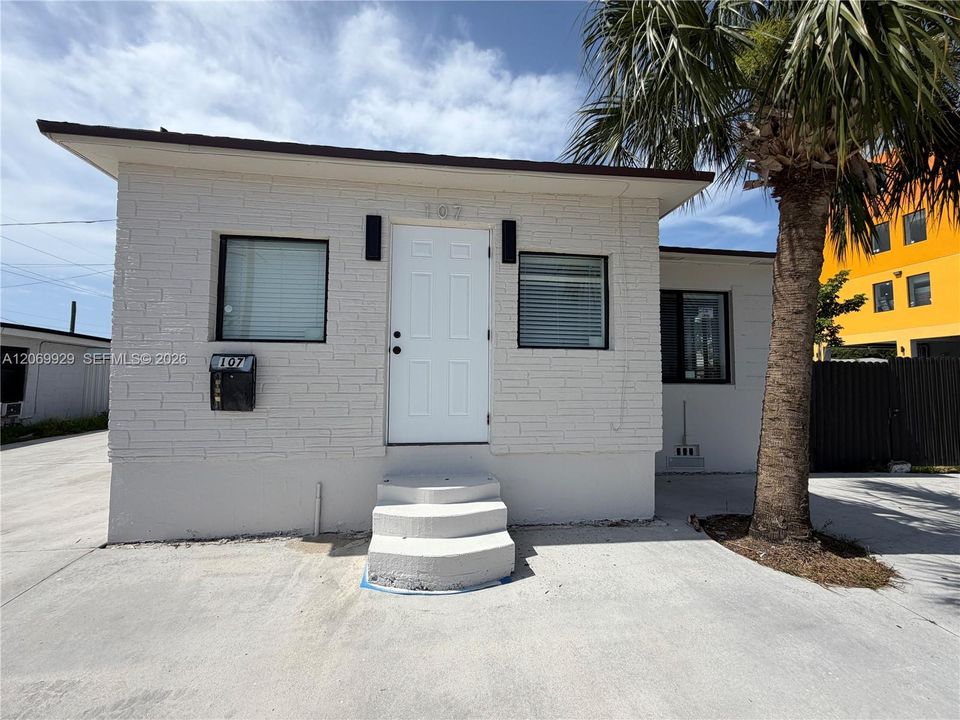 For Rent: $3,400 (2 beds, 1 baths, 0 Square Feet)