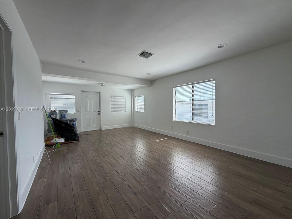 For Rent: $3,400 (2 beds, 1 baths, 0 Square Feet)