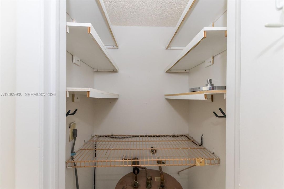 For Rent: $2,200 (2 beds, 2 baths, 1000 Square Feet)