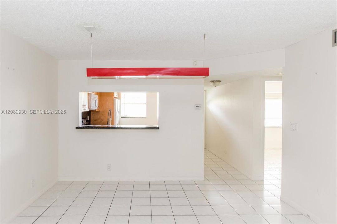 For Rent: $2,200 (2 beds, 2 baths, 1000 Square Feet)