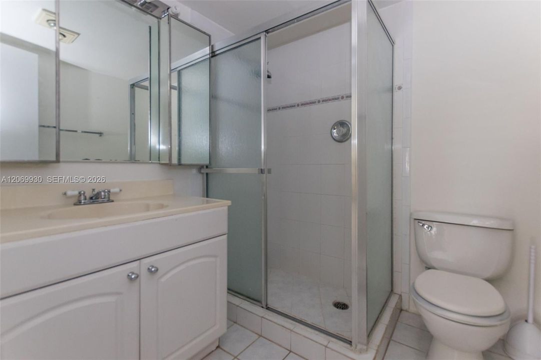 For Rent: $2,200 (2 beds, 2 baths, 1000 Square Feet)