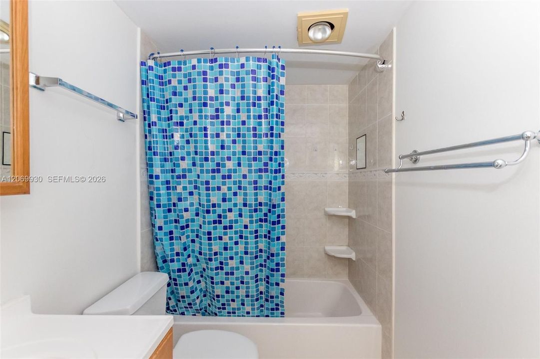 For Rent: $2,200 (2 beds, 2 baths, 1000 Square Feet)